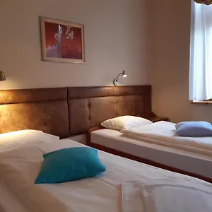 https://kazimierzs-secret-apartments.krakowhotelspoland.com